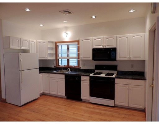 5 Swallow St unit 3, Boston, MA 02127 - photo 1