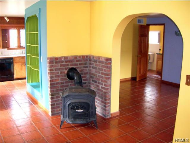 1365 Kings Hwy unit 1, Chester, NY 10918 - photo 1