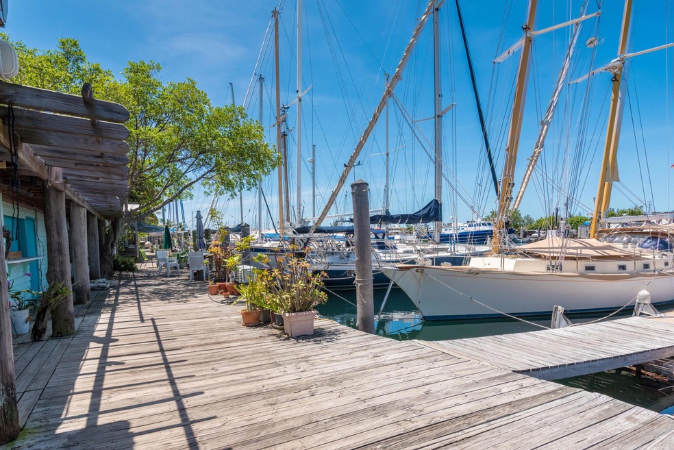 Hogfish Marina Studio-14