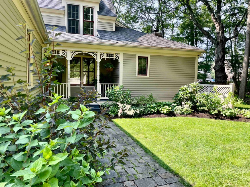 579 Sagamore Ave unit 1, Portsmouth, NH 03801 - photo 1