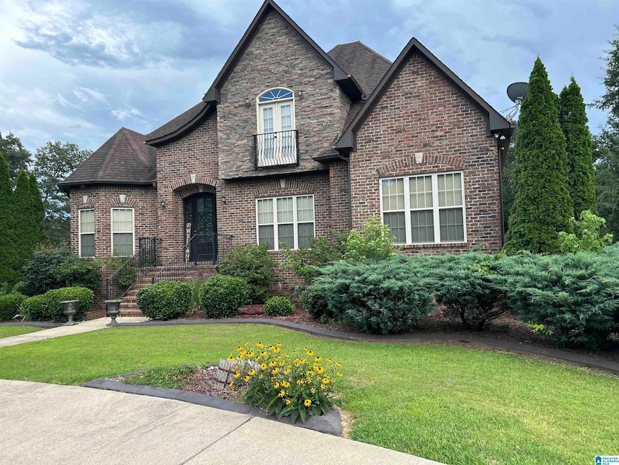 1033 Greendale Dr, Bessemer, AL 35022 - photo 1