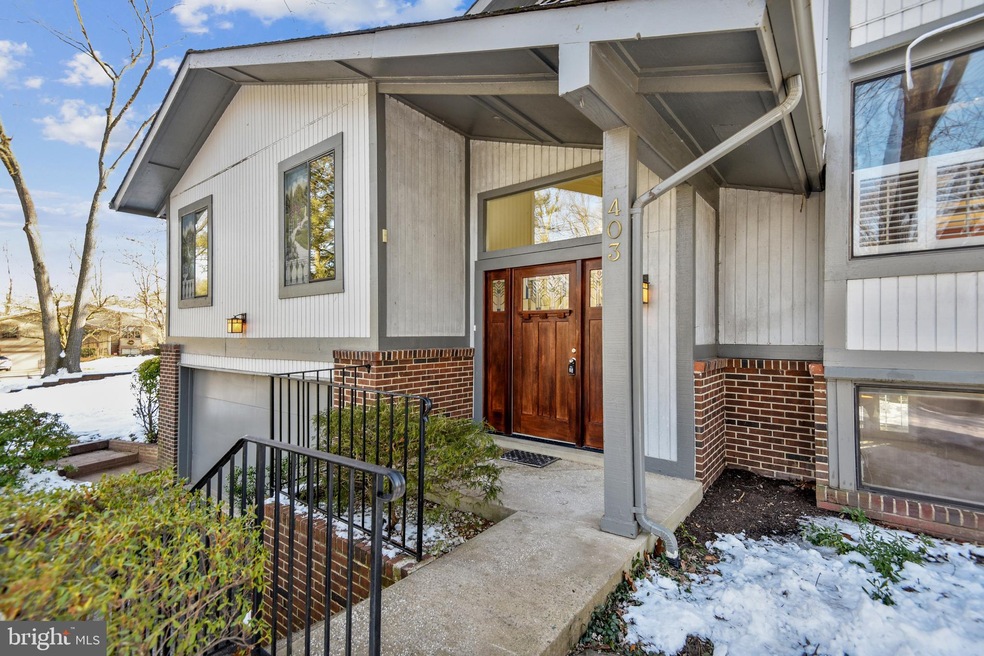 403 Troy Ct SE, Vienna, VA 22180 - photo 1