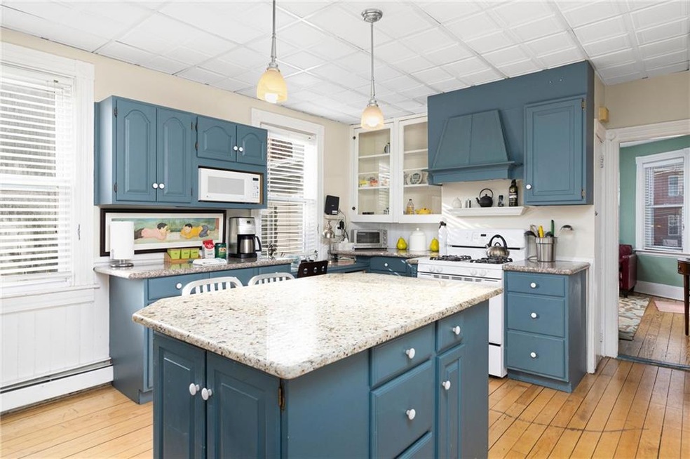 5 Solar St unit 2, Providence, RI 02903 - photo 1