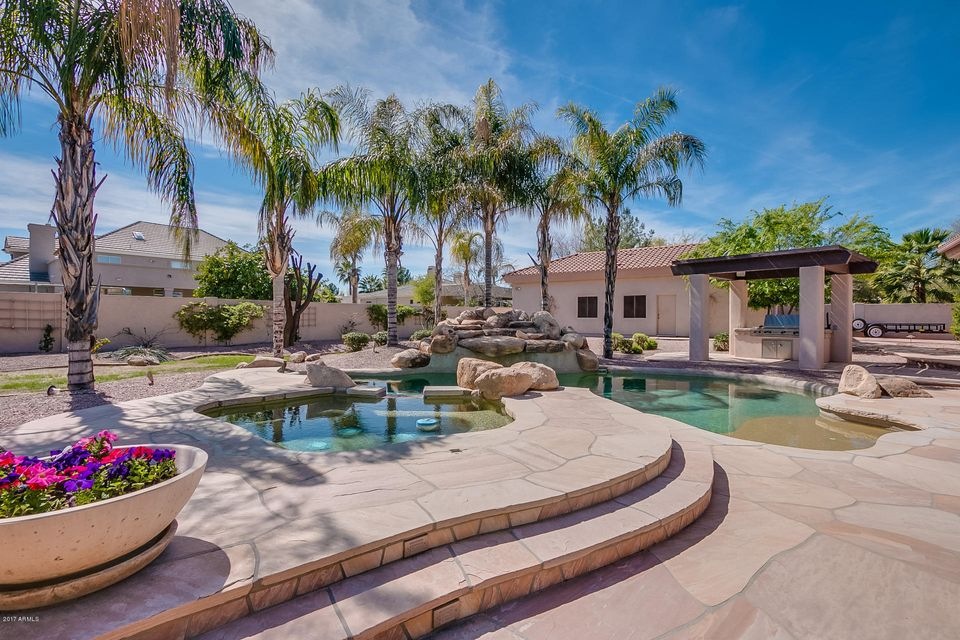 2549 E Vaughn Ct, Gilbert, AZ 85234 - photo 1