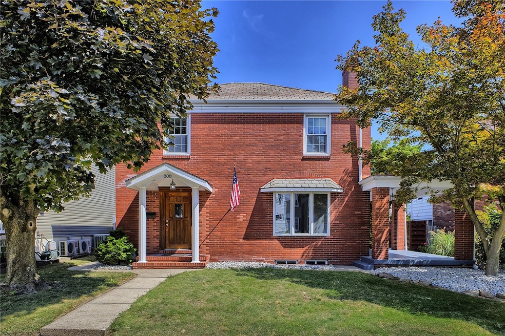 808 St Clair, Latrobe, PA 15650 - photo 1