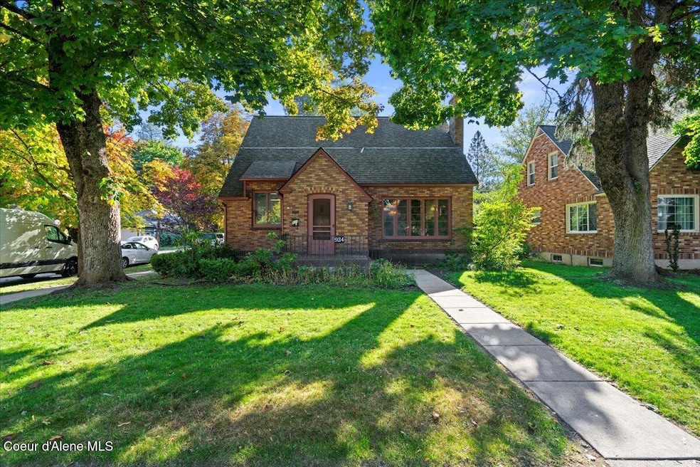 924 E Sherman Ave, Coeur D'Alene, ID 83814 - photo 1
