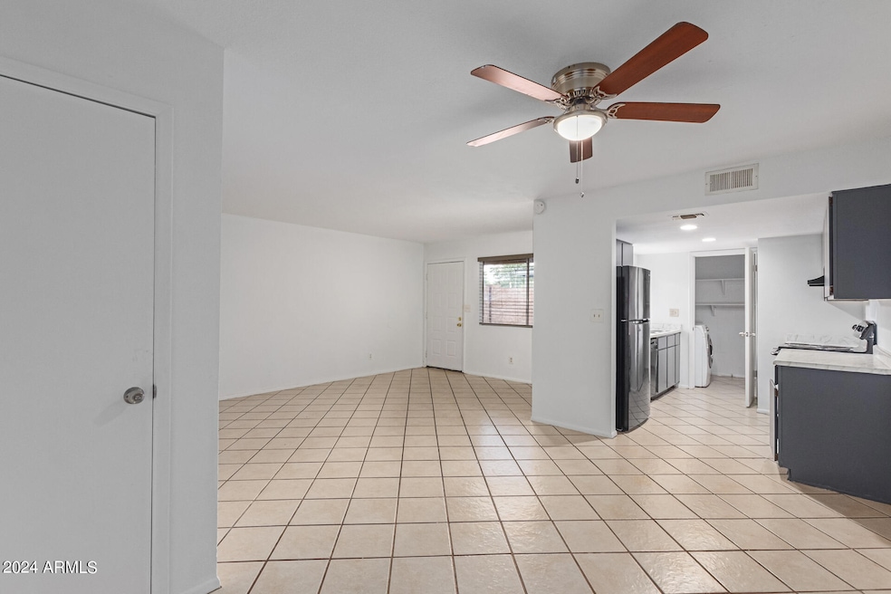 4220 N 69th Ln unit 1344, Phoenix, AZ 85033 - photo 1