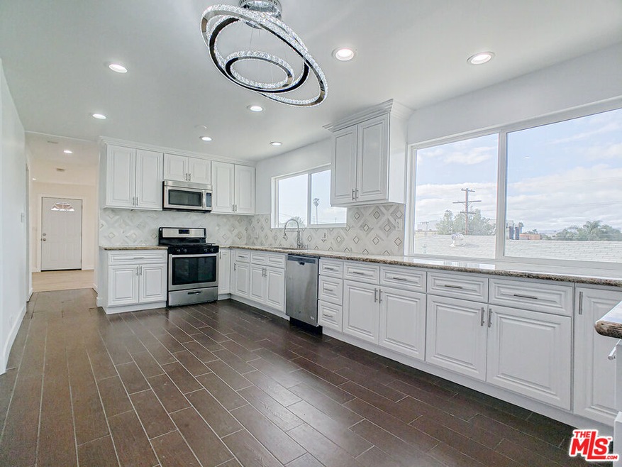 4725 Pickford St, Los Angeles, CA 90019 - photo 1