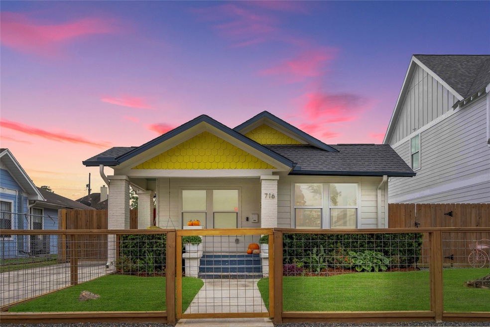 716 E 14th St, Houston, TX 77008 - photo 1