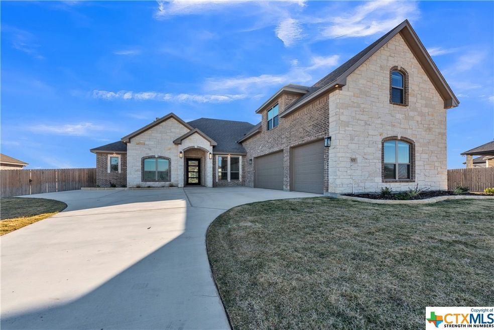 501 Oak Dr, Troy, TX 76579 - photo 1