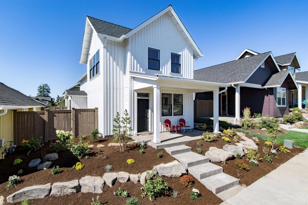 636 NE Isabella Ln, Bend, OR 97701 - photo 1