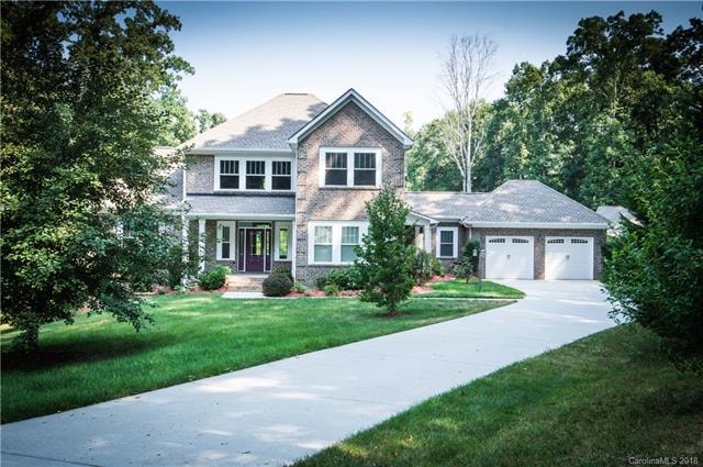 170 Ravencrest Dr, Statesville, NC 28625 - photo 1