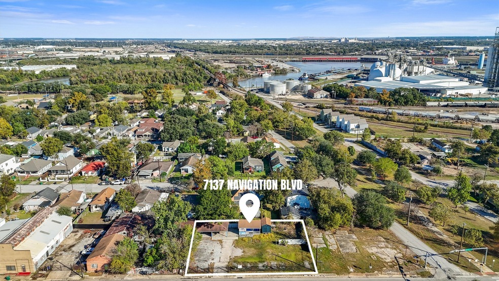 7137 Navigation Blvd, Houston, TX 77011 - photo 1