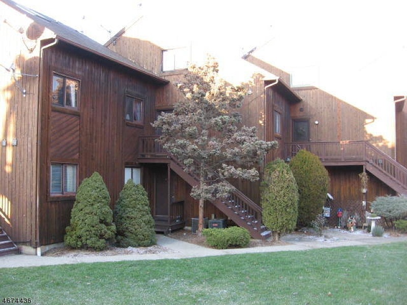 4 Le Touquet unit 5, Vernon, NJ 07462 - photo 1