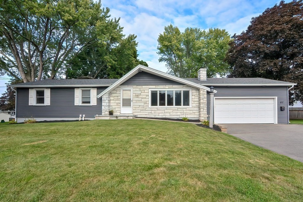 27 Trull Ln W, Lowell, MA 01852 - photo 1