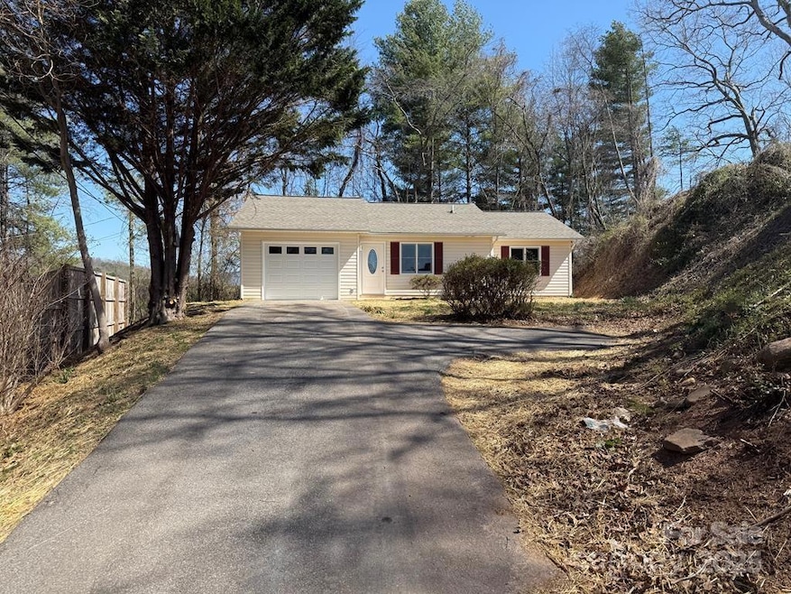 125 Dearmin Terrace, Franklin, NC 28734 - photo 1