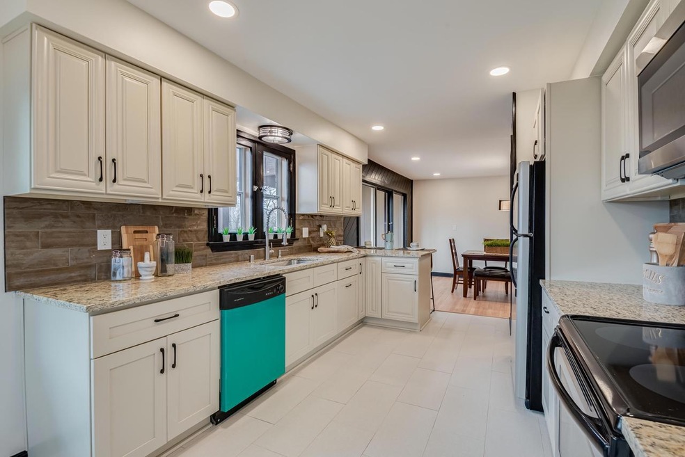 419 West Apple Tree Road-15