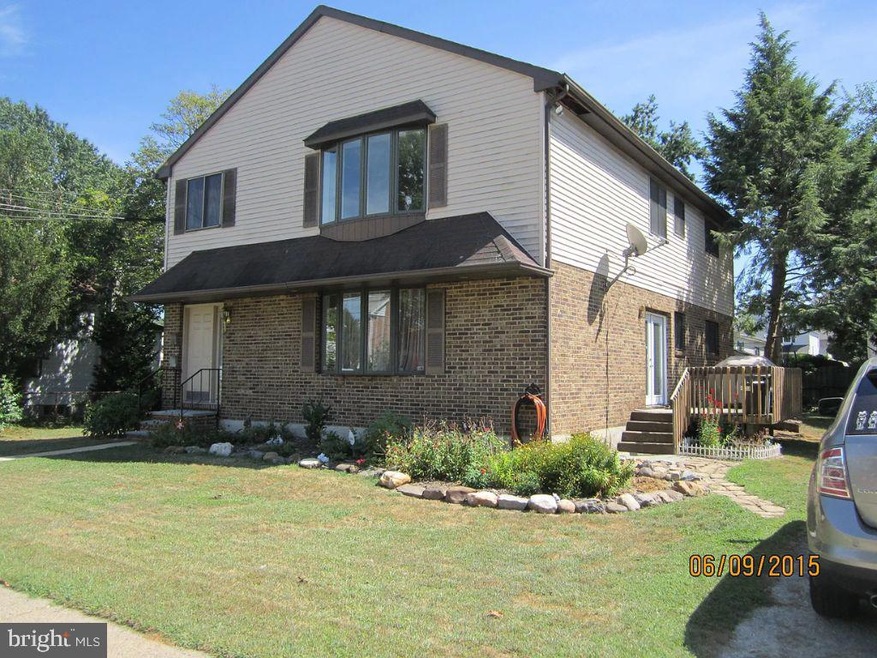 218 Pontiac St unit B, Essington, PA 19029 - photo 1