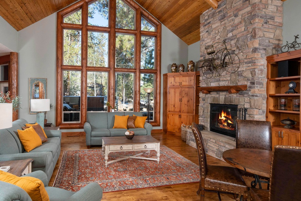 Welcome to 13 Oregon Loop in Sunriver!