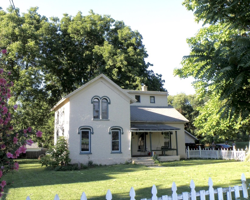 1815 Leonard St NE, Grand Rapids, MI 49505 - photo 1