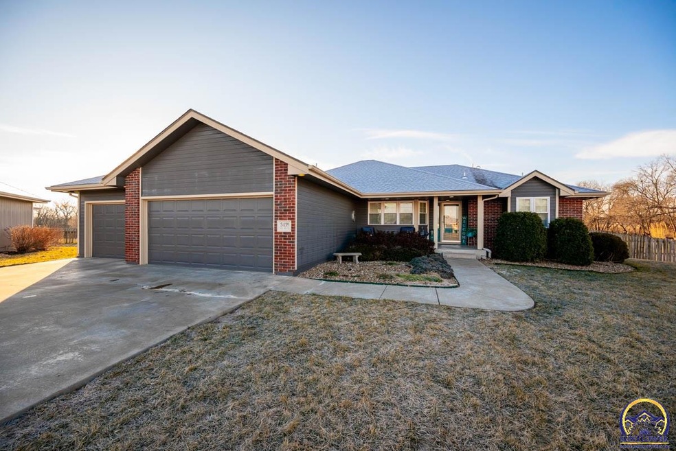 3439 SW 47th Ct, Topeka, KS 66610 - photo 1