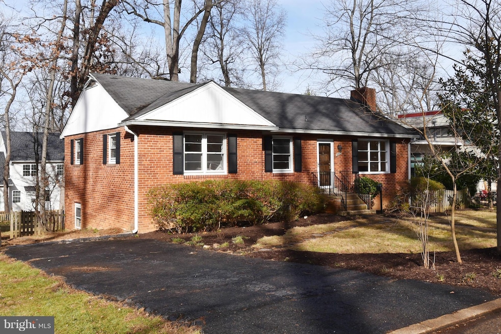 307 N Virginia Ave, Falls Church, VA 22046 - photo 1