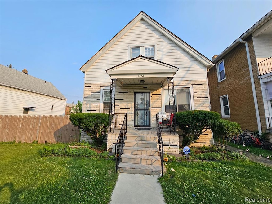 2308 Holmes St, HamtraMcK, MI 48212 - photo 1