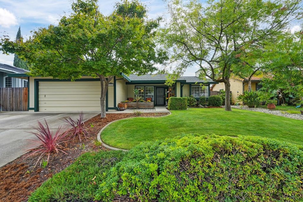 Sold $595,000 • Co-Listing Agent