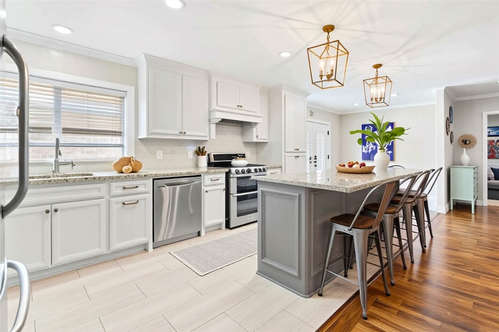 For Sale $425,000 • Co-Listing Agent