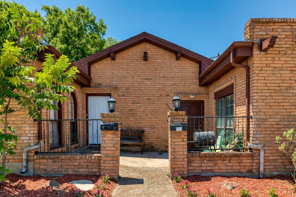 5300 Wonder Dr unit B, Fort Worth, TX 76133 - photo 1