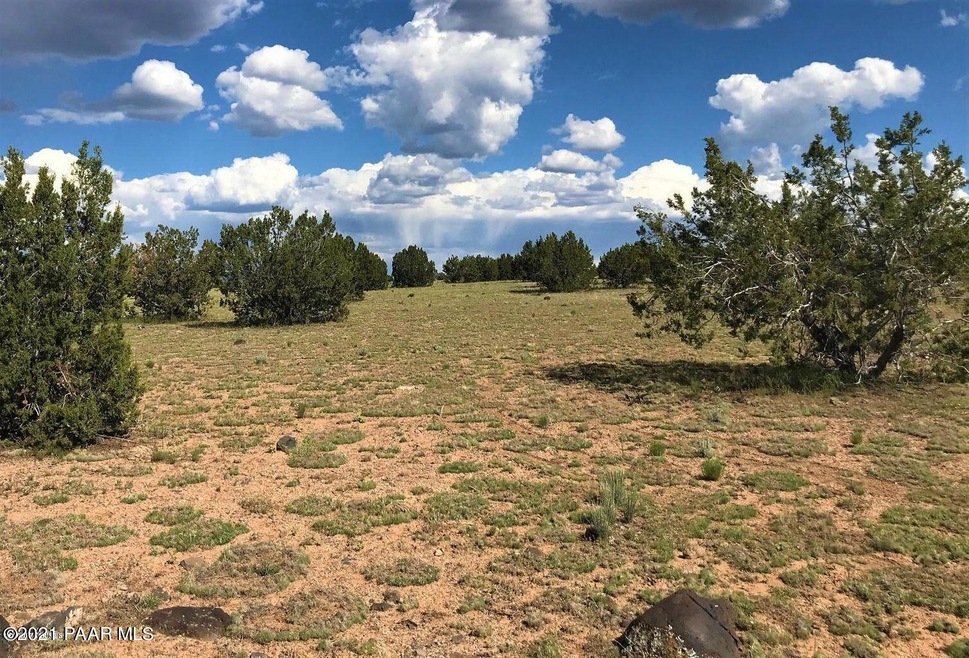 64 NE Off of Old Highway 66, Ash Fork, AZ 86320 - photo 1