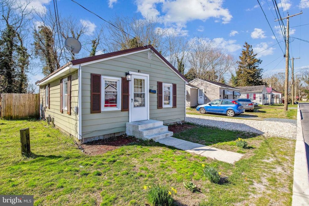 717 Woolford St, Seaford, DE 19973 - photo 1