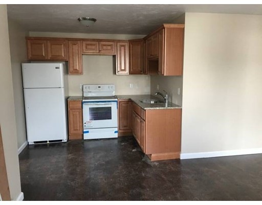 188 Winthrop St unit 1, Taunton, MA 02780 - photo 1