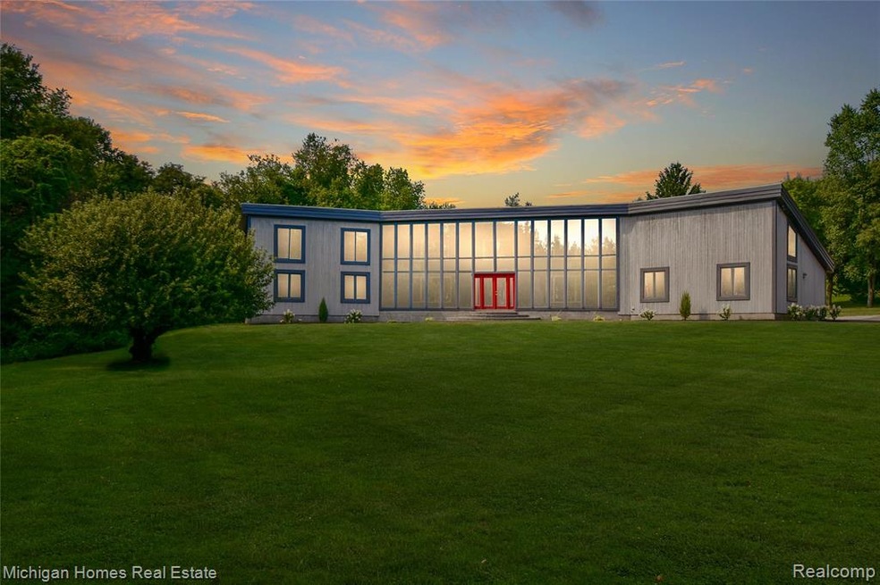 9753 Gibbs RD~AMAZING! This home was built with a 