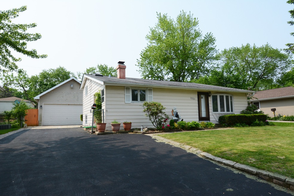 1521 Amarillo Dr, Carpentersville, IL 60110 - photo 1