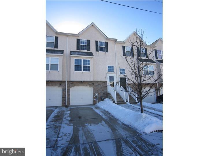 736 Cedar Ln, Norristown, PA 19401 - photo 1