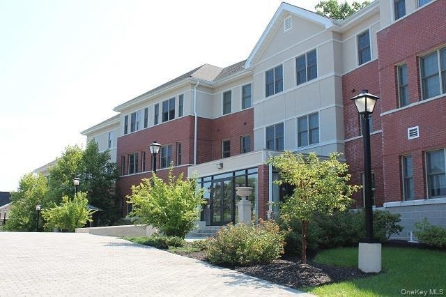 75 Quaker Ave unit 315, Cornwall, NY 12518 - photo 1