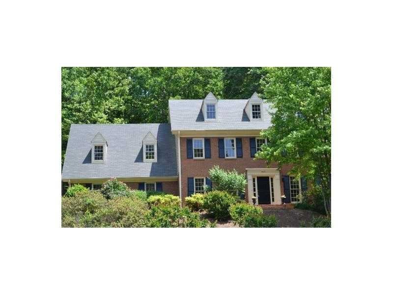 8825 Glen Ferry Dr, Alpharetta, GA 30022 - photo 1