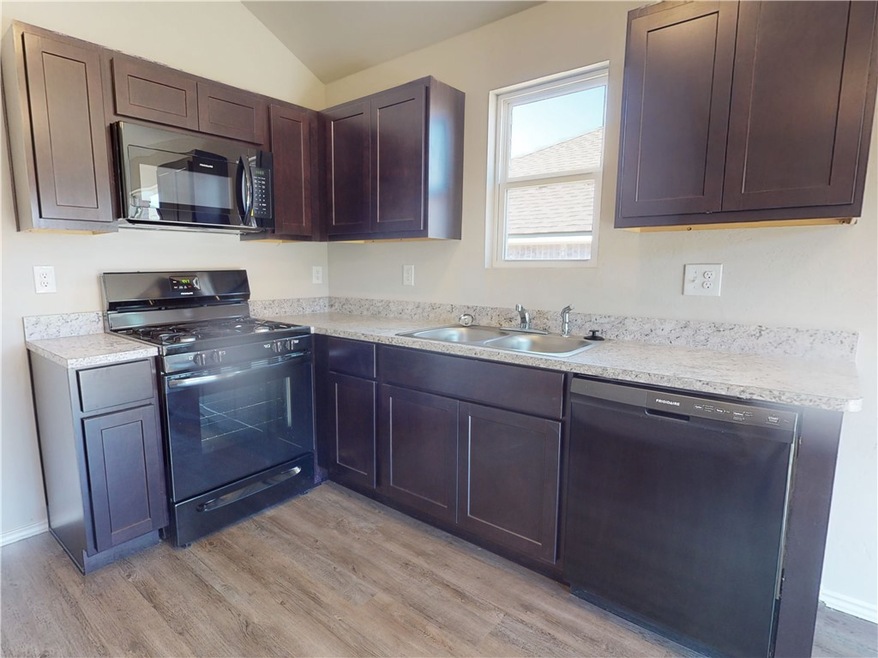 2418 S Ouachita Dr, Fayetteville, AR 72701 - photo 1