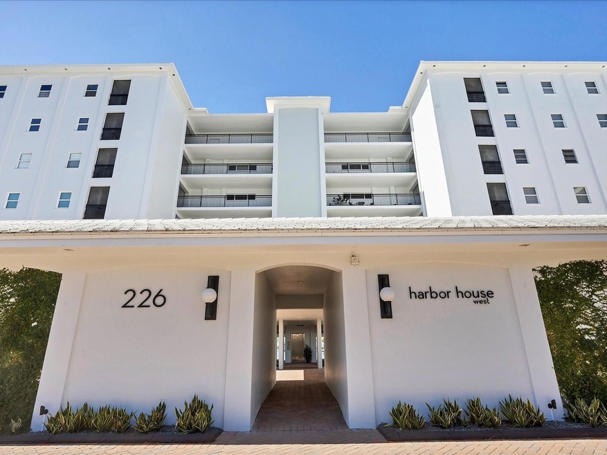 226 Golden Gate Point unit 44, Sarasota, FL 34236 - photo 1