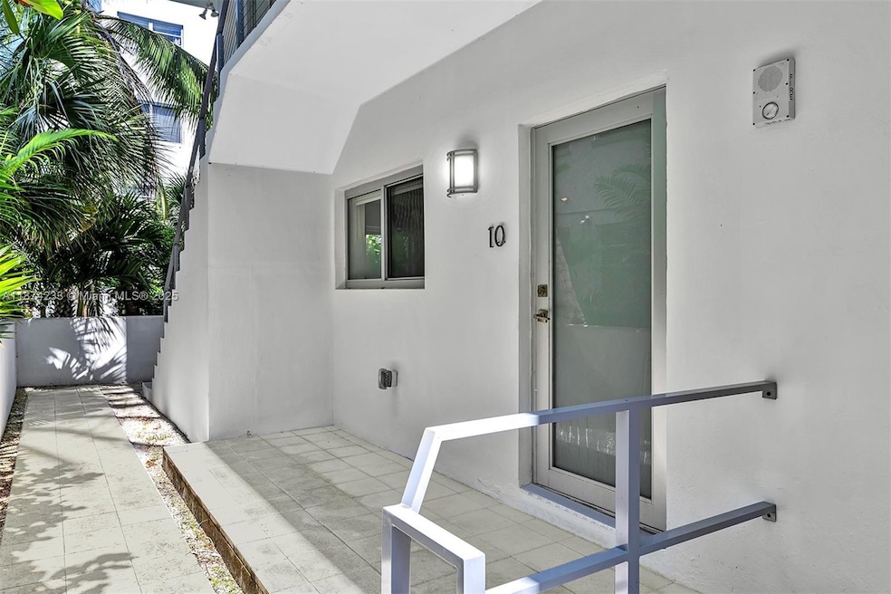 940 Michigan Ave unit 10, Miami Beach, FL 33139 - photo 1