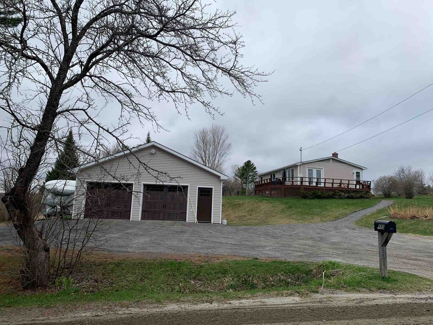 623 E Village Rd, Saint Johnsbury, VT 05819 - photo 1