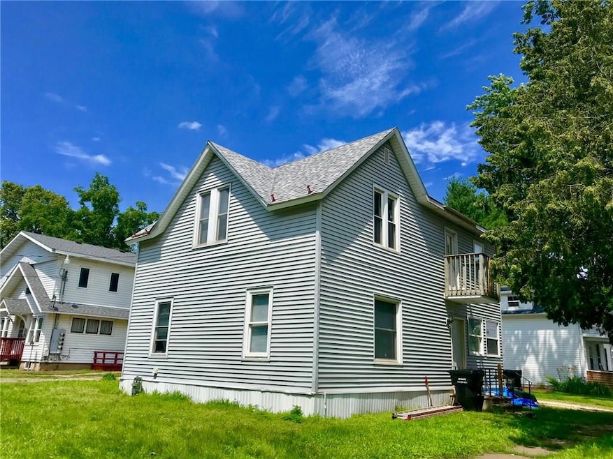 Spacious bedrooms ~ 2 on the main and 4 up!