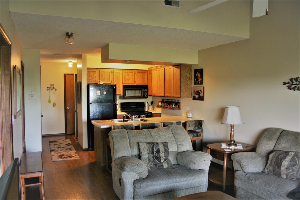 living.kitch.foyer