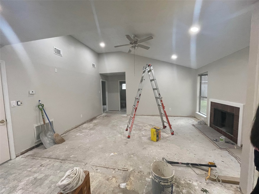 7831 Hillbarn Dr, Houston, TX 77040 - photo 1