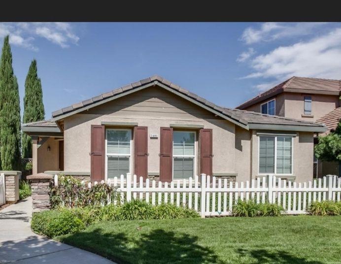 2480 W J St, Oakdale, CA 95361 - photo 1