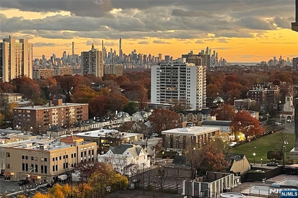 For Sale $188,000 • Co-Listing Agent