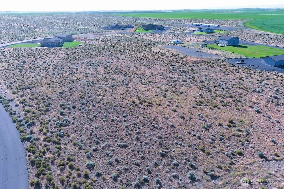 329 Desert Hills Loop SE, Moses Lake, WA 98837 - photo 1