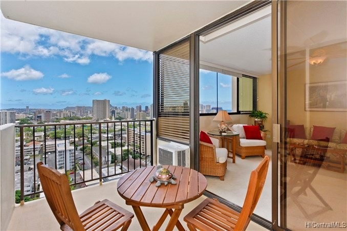 Spacious covered lanai