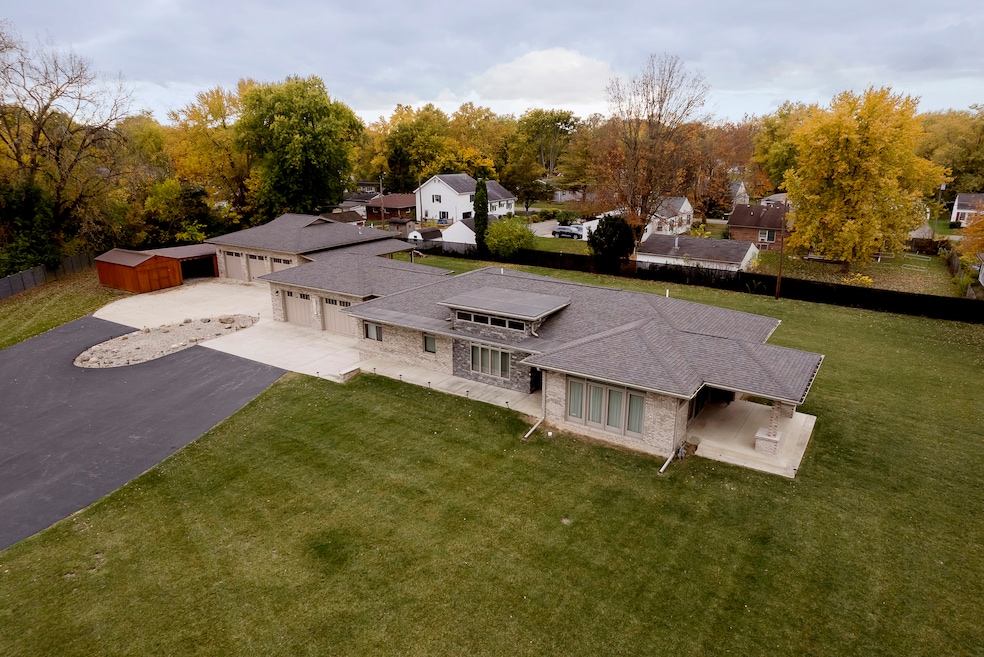 2924 E 6th St, Anderson, IN 46012 - photo 1